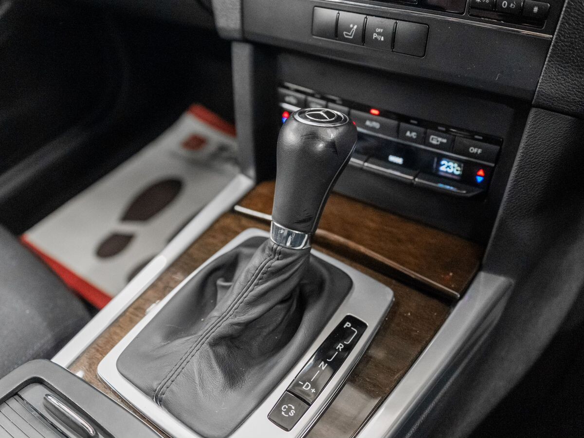 Mercedes-Benz E-Класс 2009 - фото автомобиля