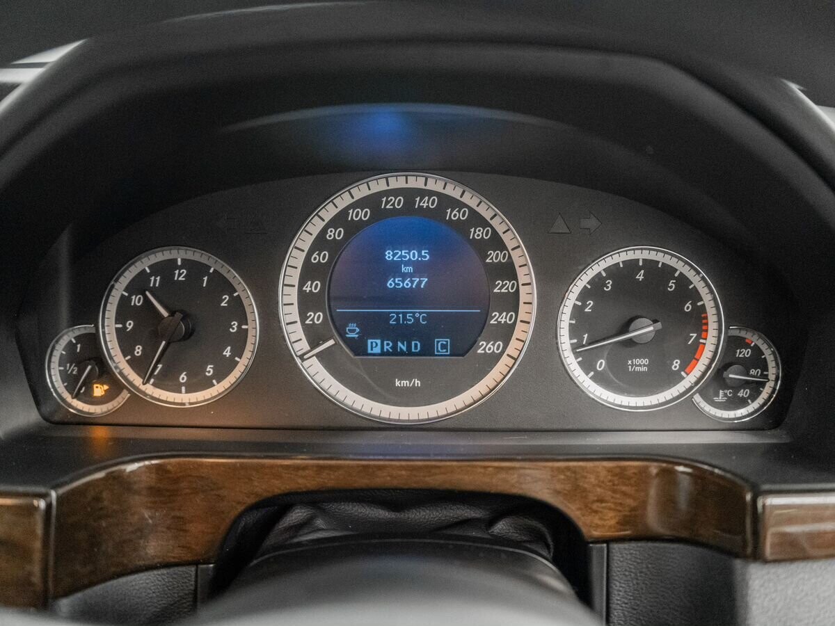 Mercedes-Benz E-Класс 2009 - фото автомобиля