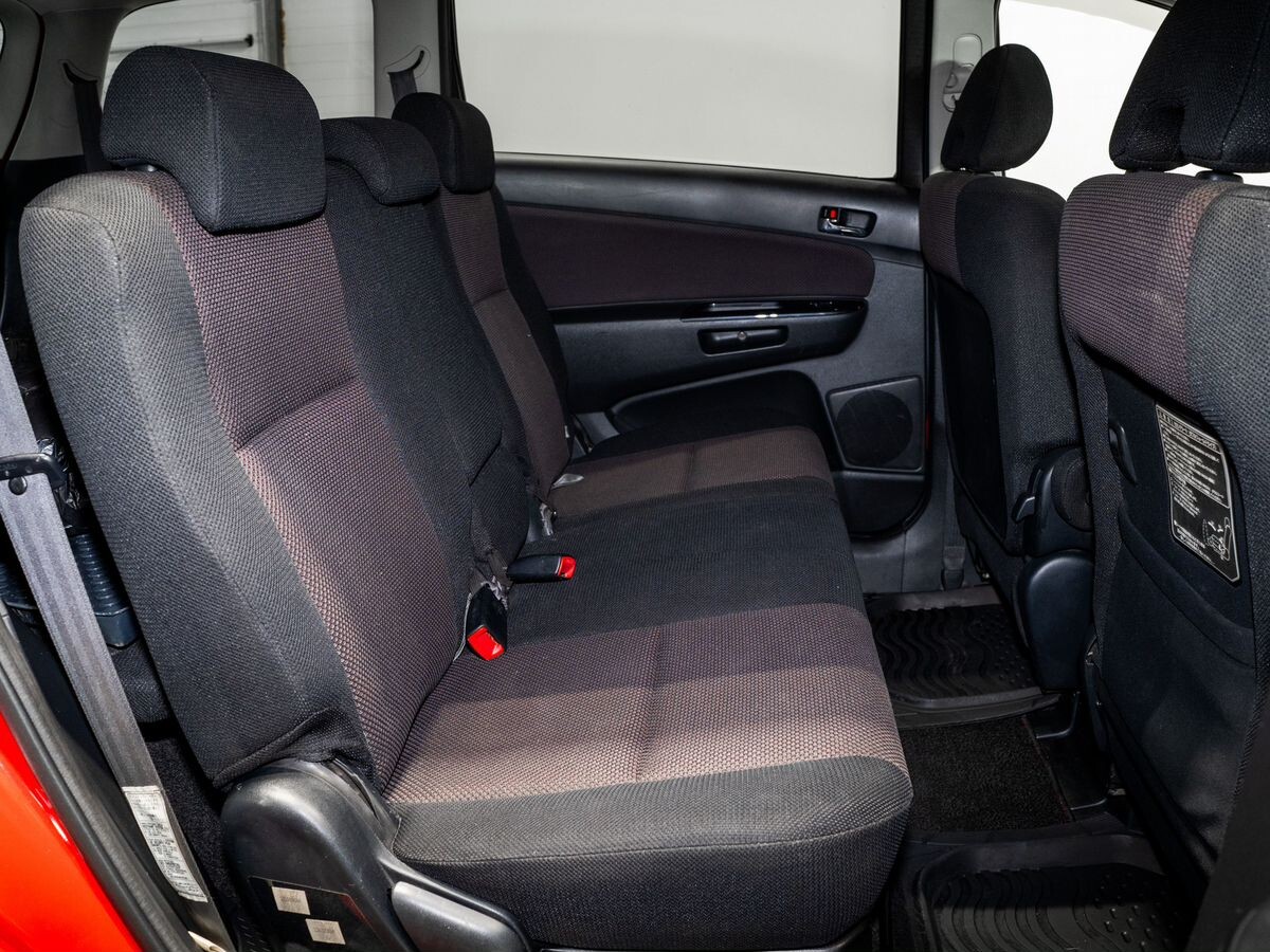 Toyota Wish 2007 - фото автомобиля