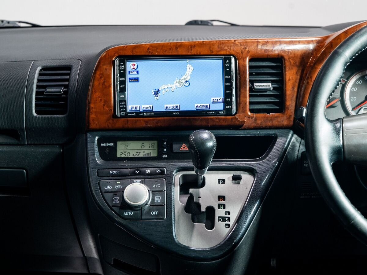 Toyota Wish 2007 - фото автомобиля