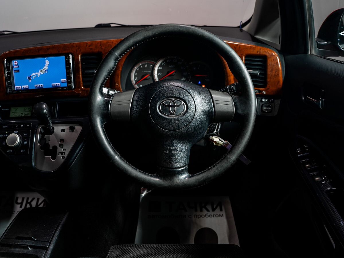 Toyota Wish 2007 - фото автомобиля