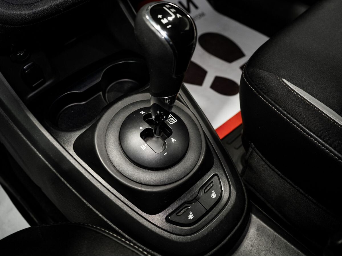 Lada (ВАЗ) Vesta 2019 - фото автомобиля