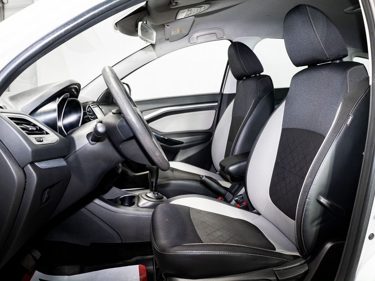 Lada (ВАЗ) Vesta 2019 - фото автомобиля