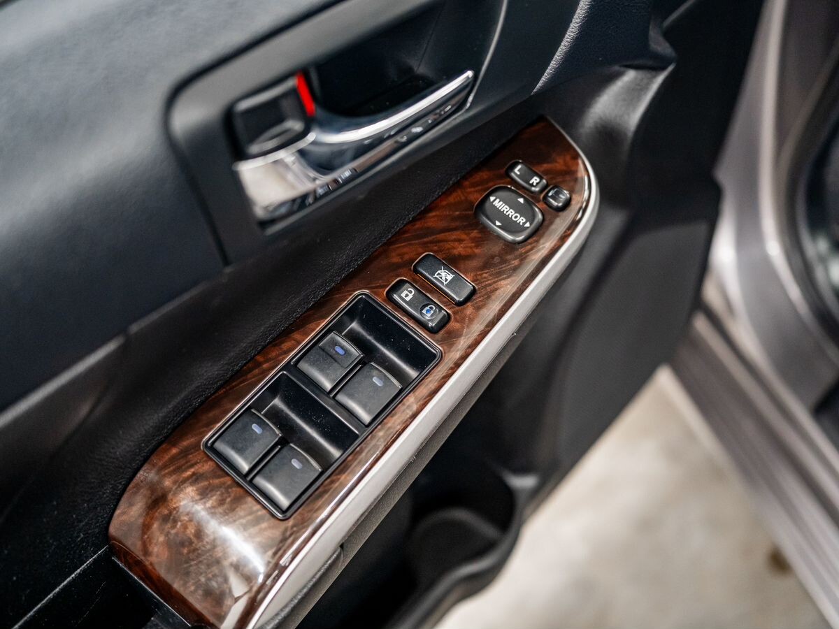 Toyota Camry 2014 - фото автомобиля