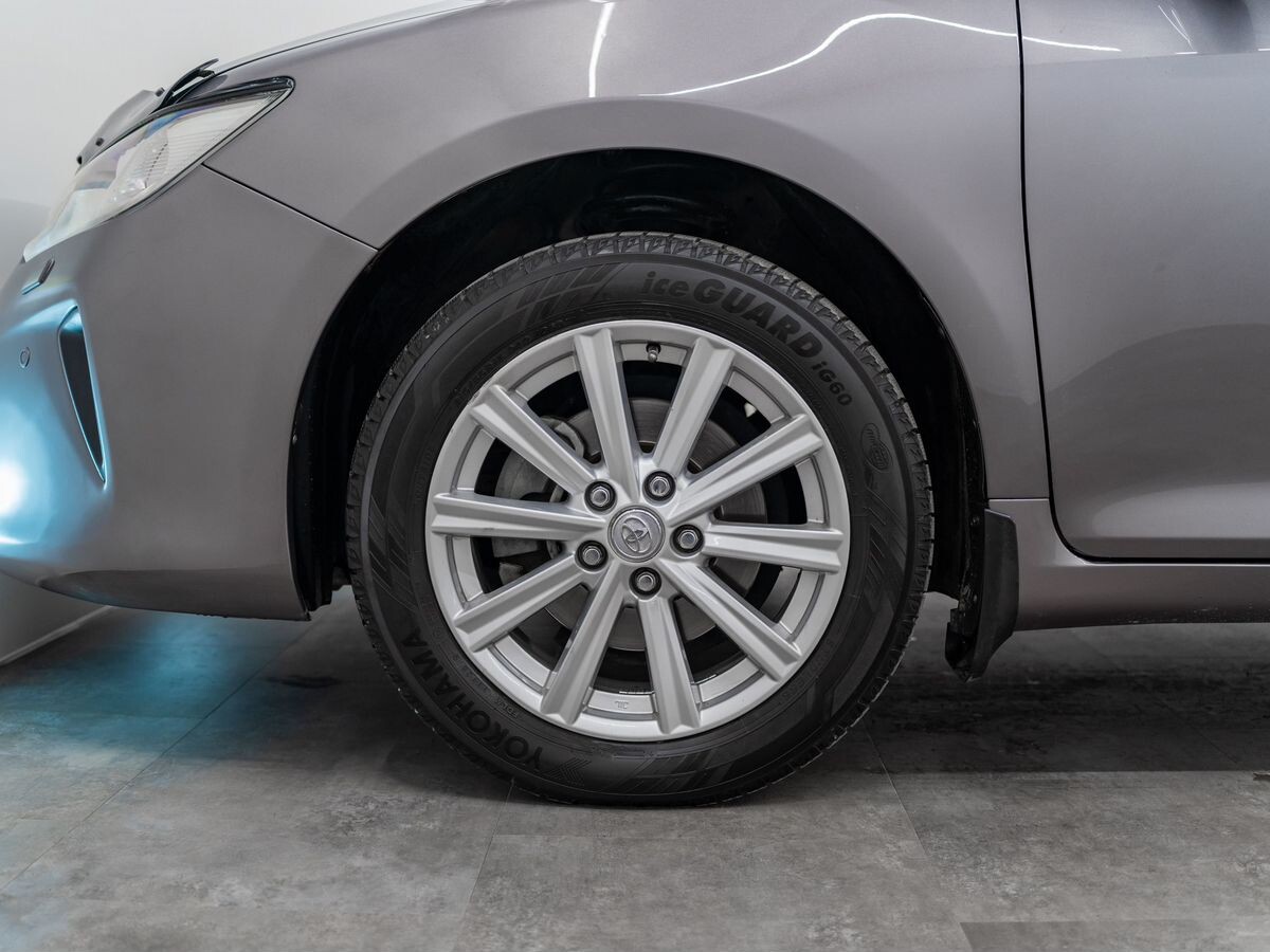 Toyota Camry 2014 - фото автомобиля