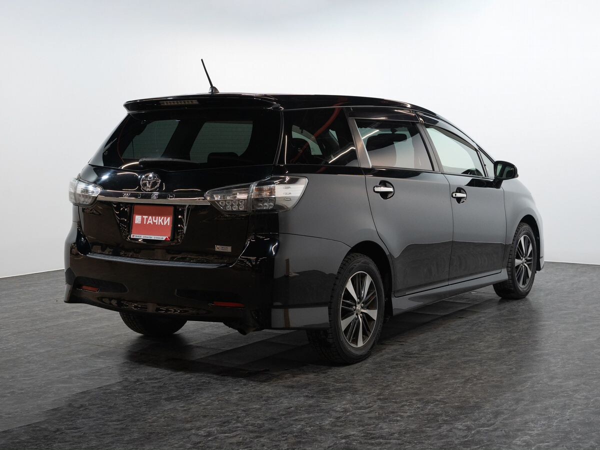 Toyota Wish 2012 - фото автомобиля