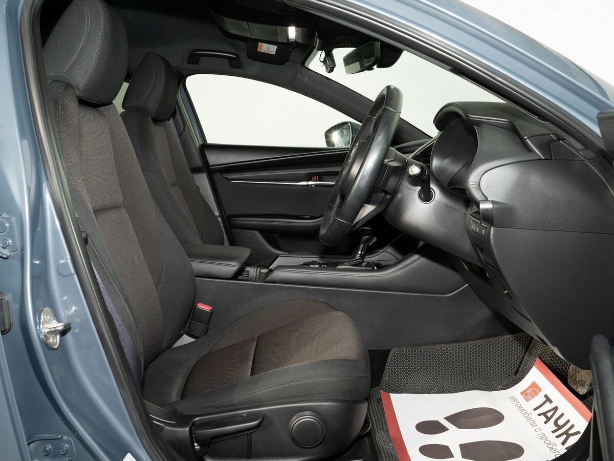 Mazda 3 2019 - фото автомобиля