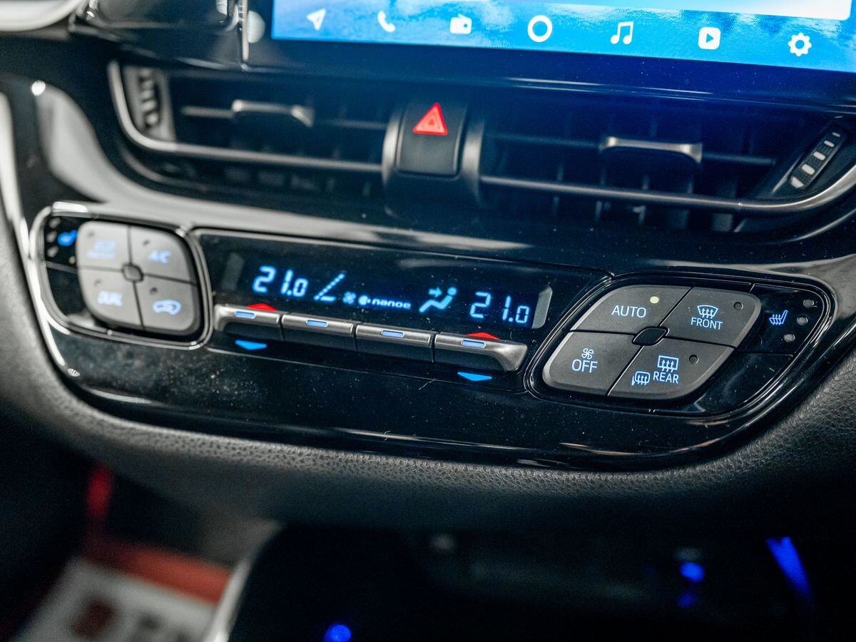 Toyota C-HR 2018 - фото автомобиля