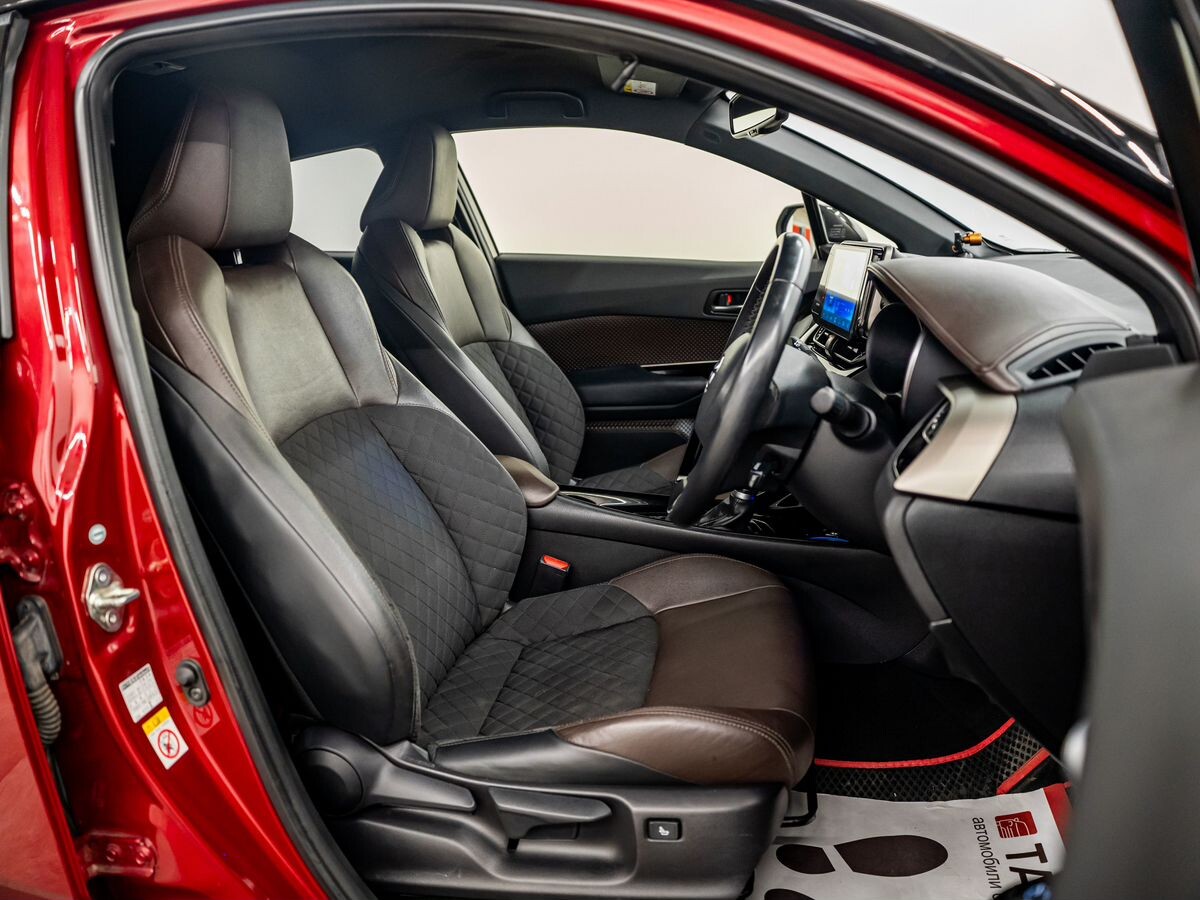 Toyota C-HR 2018 - фото автомобиля