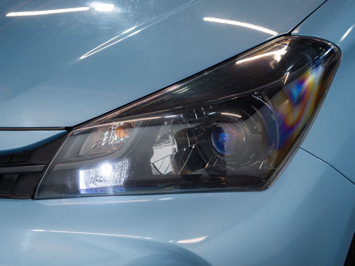 Toyota Vitz 2015 - фото автомобиля