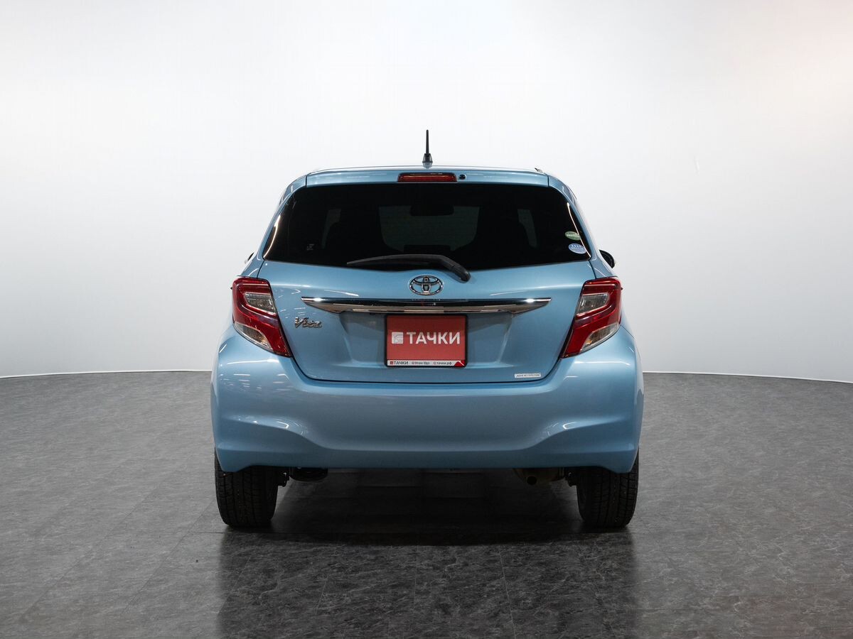 Toyota Vitz 2015 - фото автомобиля