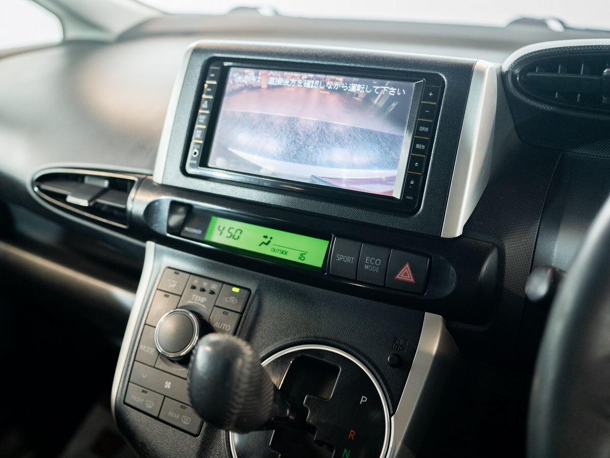 Toyota Wish 2009 - фото автомобиля