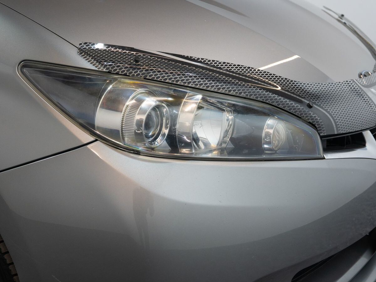 Toyota Wish 2009 - фото автомобиля