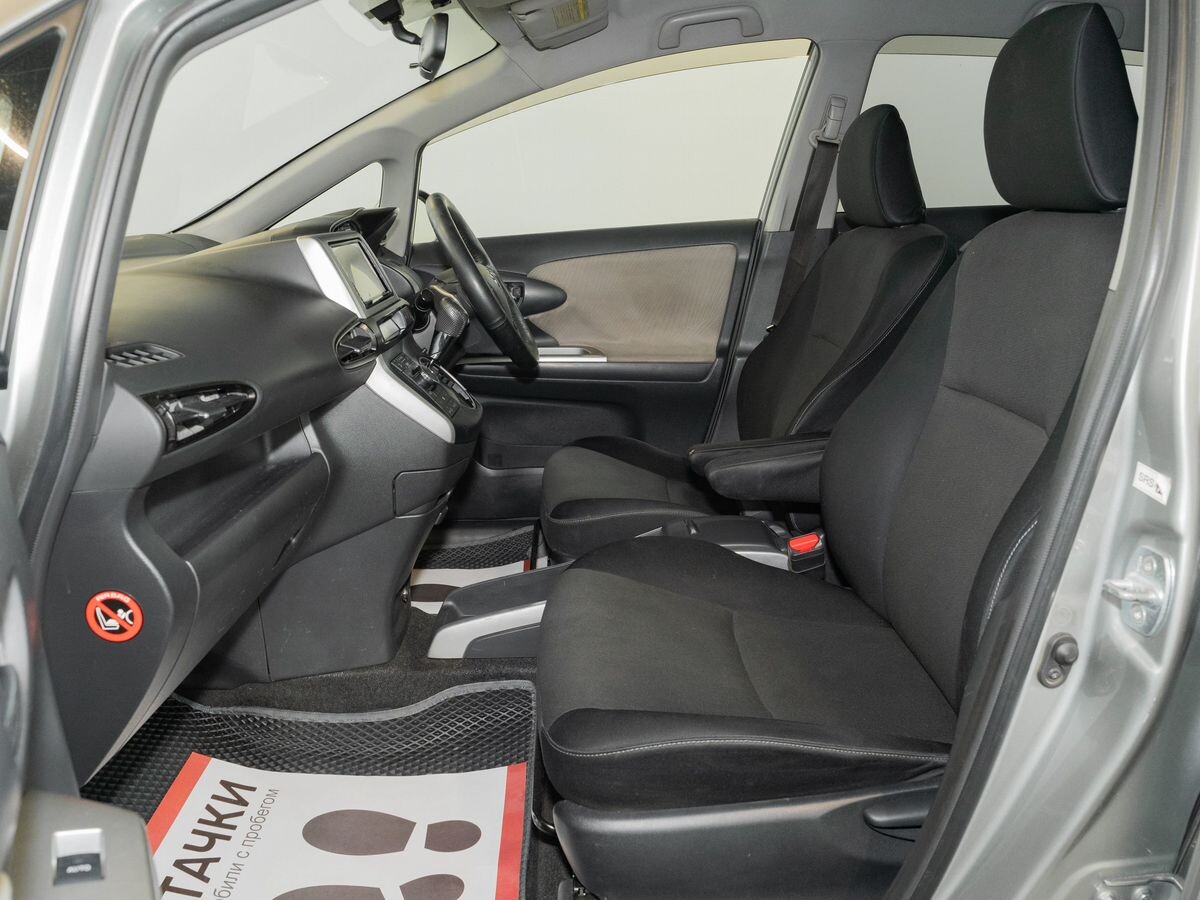 Toyota Wish 2009 - фото автомобиля