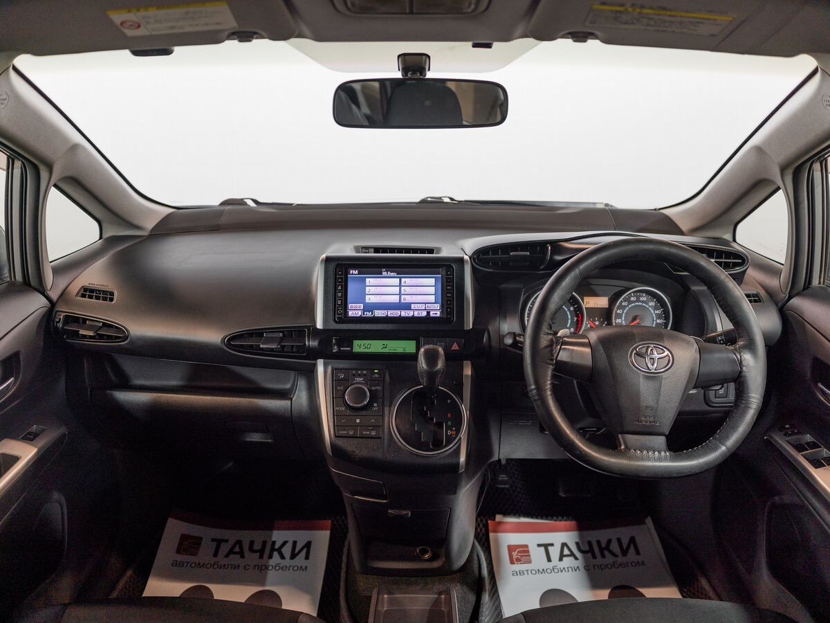Toyota Wish 2009 - фото автомобиля