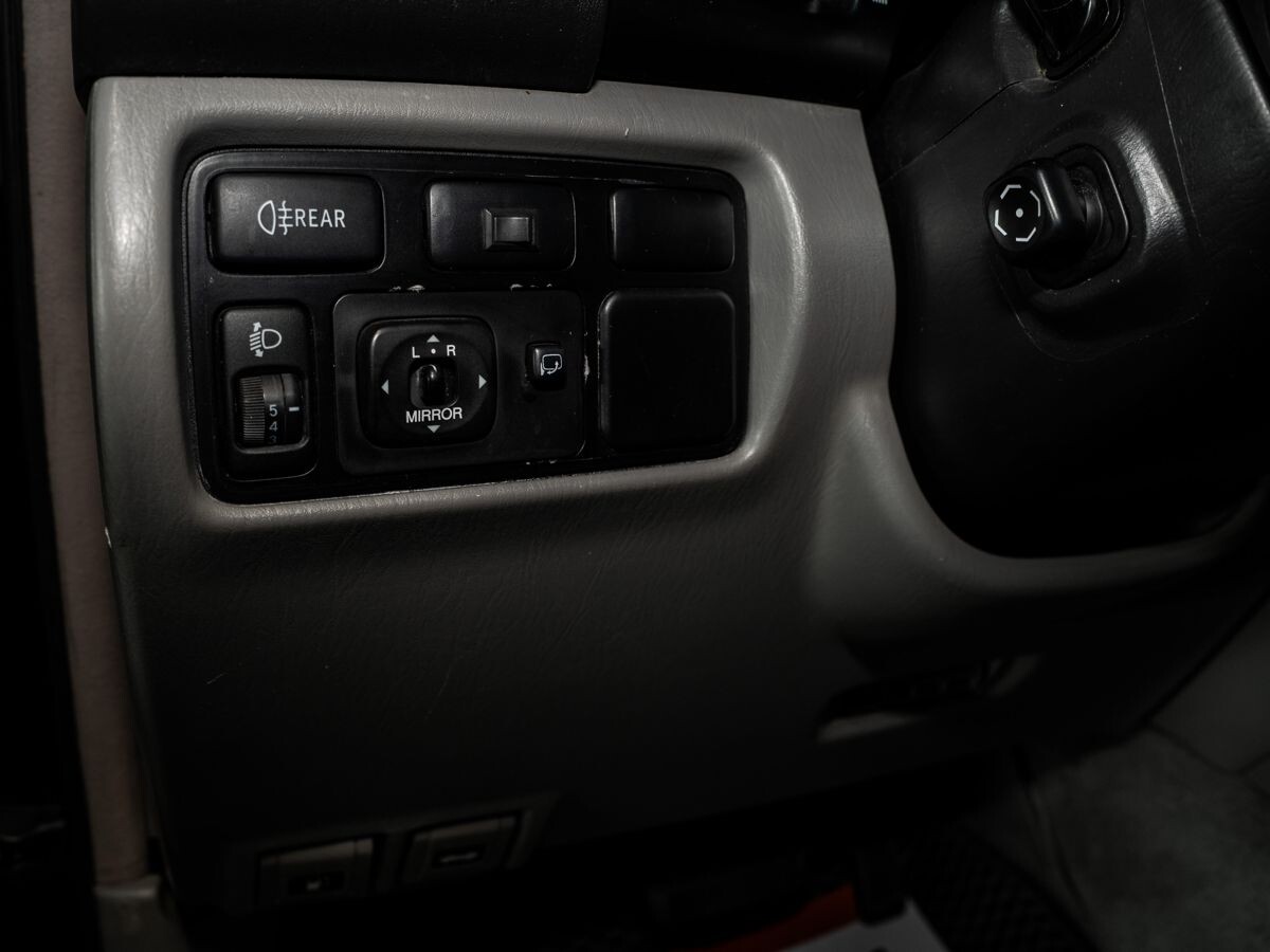 Toyota Land Cruiser 2006 - фото автомобиля