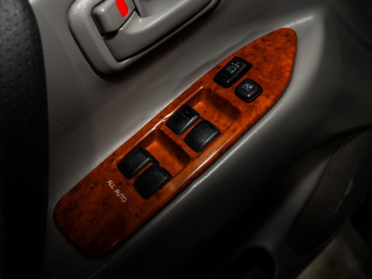 Toyota Land Cruiser 2006 - фото автомобиля