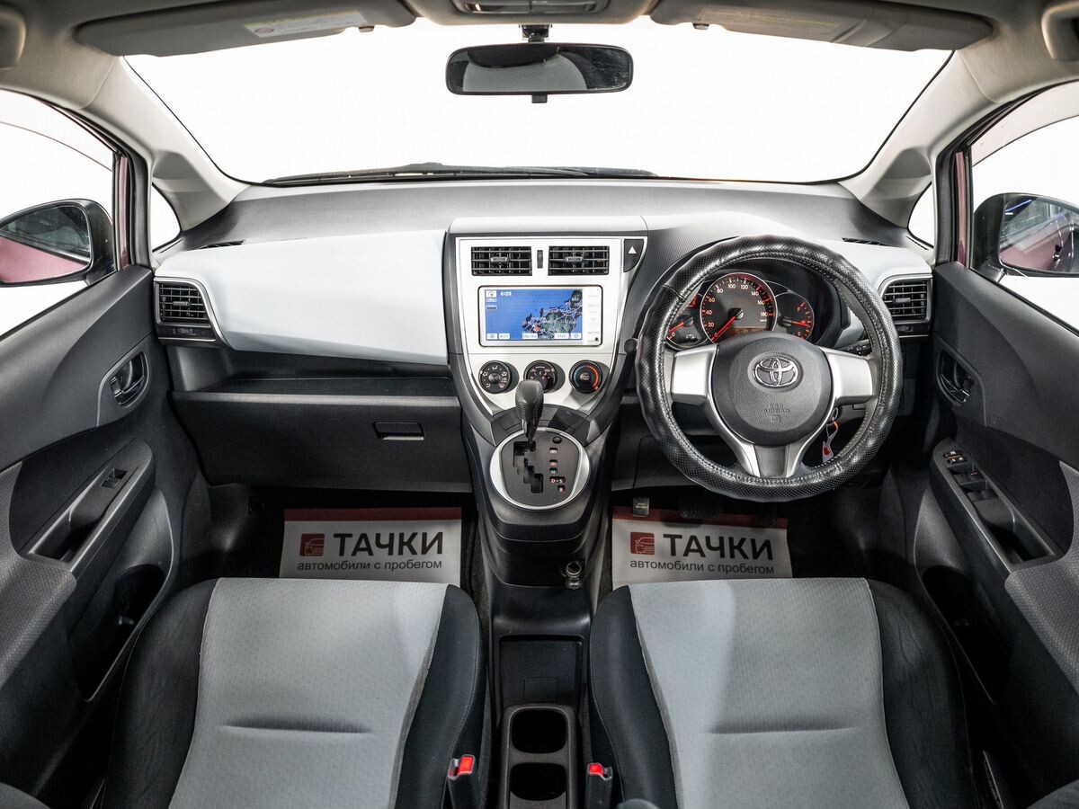 Toyota Ractis 2011 - фото автомобиля