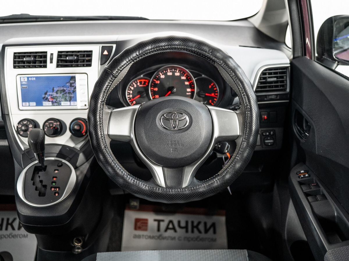 Toyota Ractis 2011 - фото автомобиля
