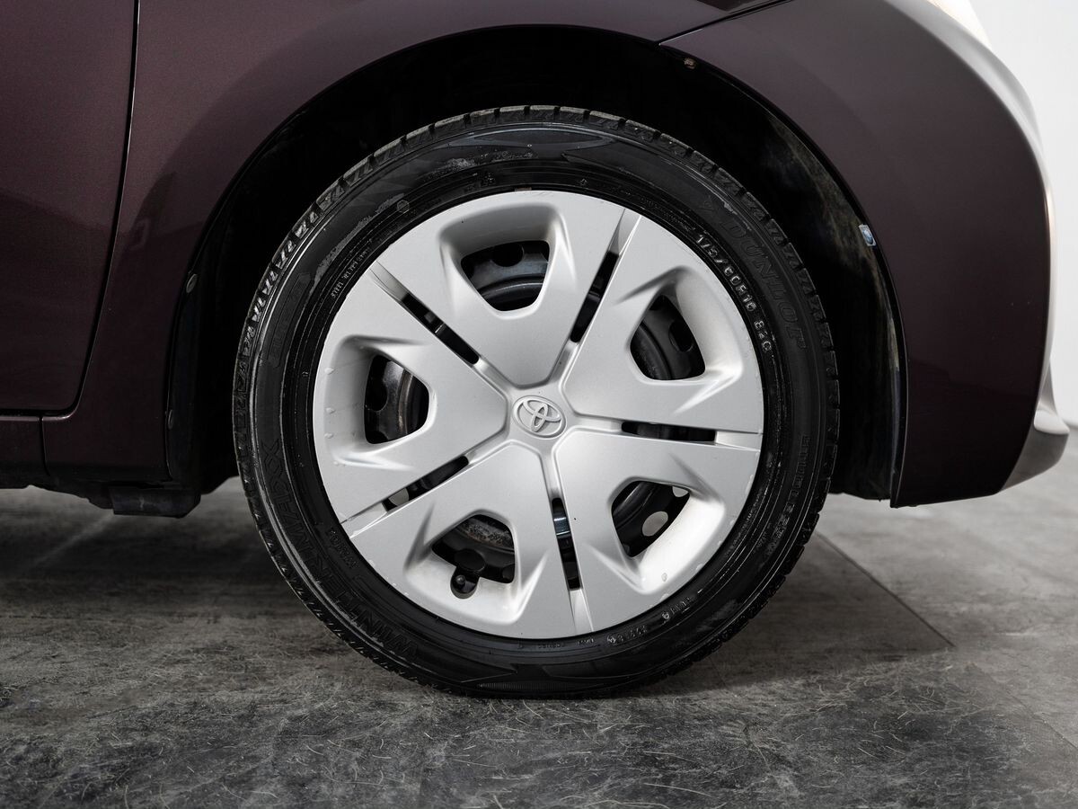 Toyota Ractis 2011 - фото автомобиля