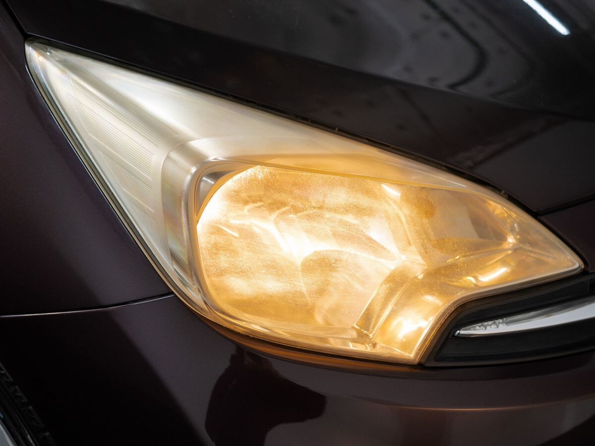 Toyota Ractis 2011 - фото автомобиля