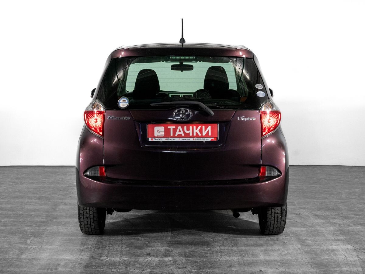 Toyota Ractis 2011 - фото автомобиля