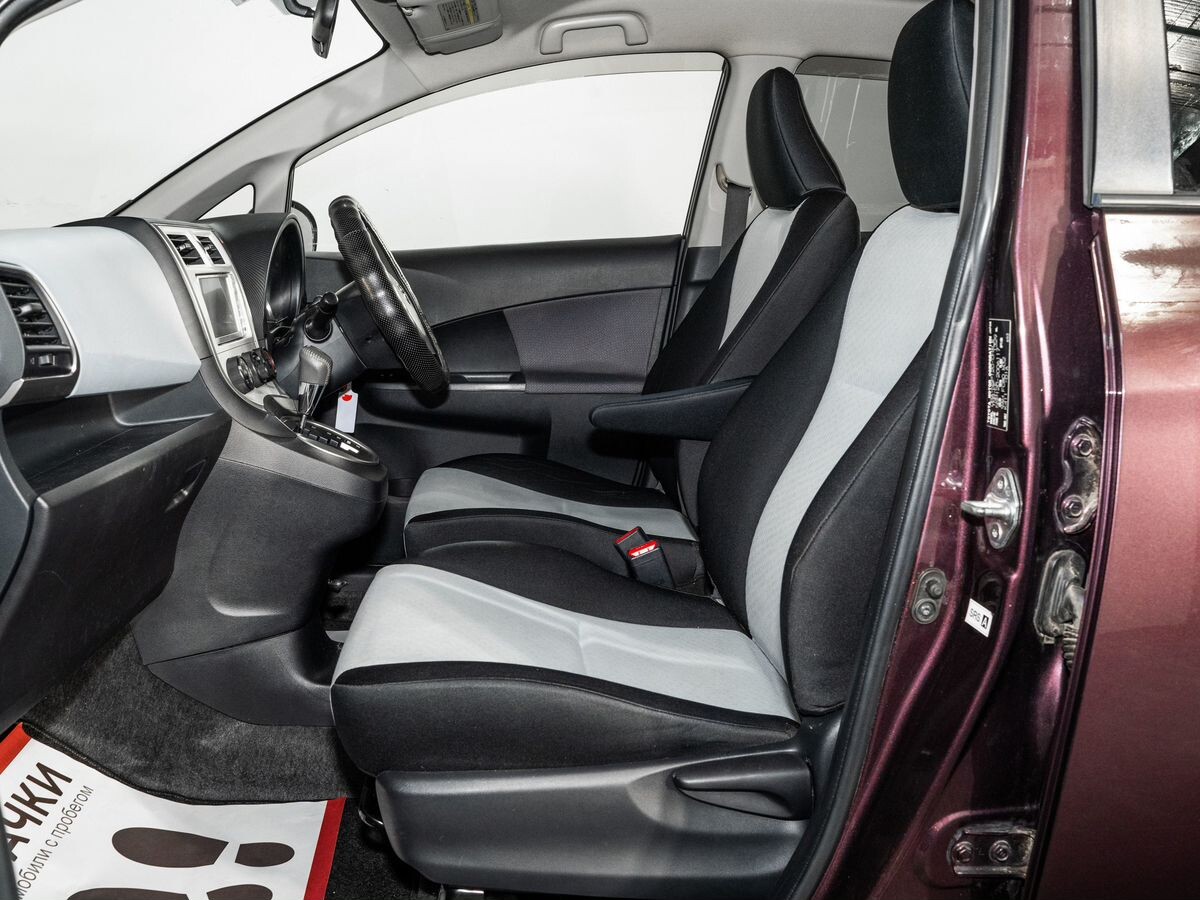 Toyota Ractis 2011 - фото автомобиля