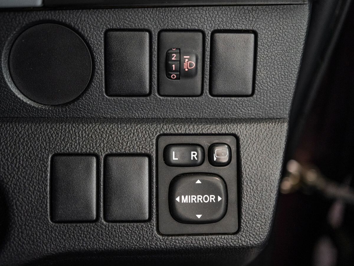 Toyota Ractis 2011 - фото автомобиля