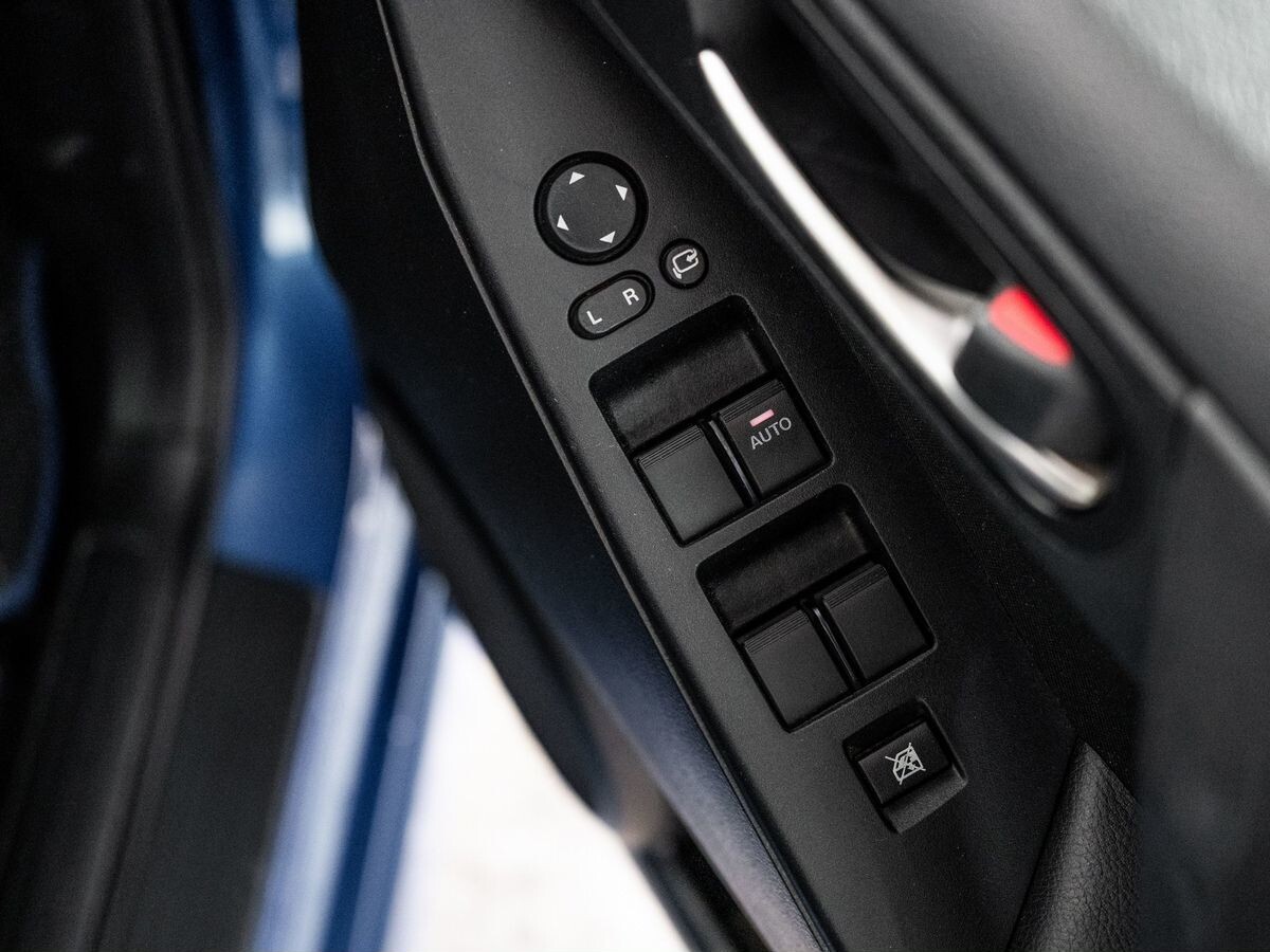 Mazda Axela 2012 - фото автомобиля