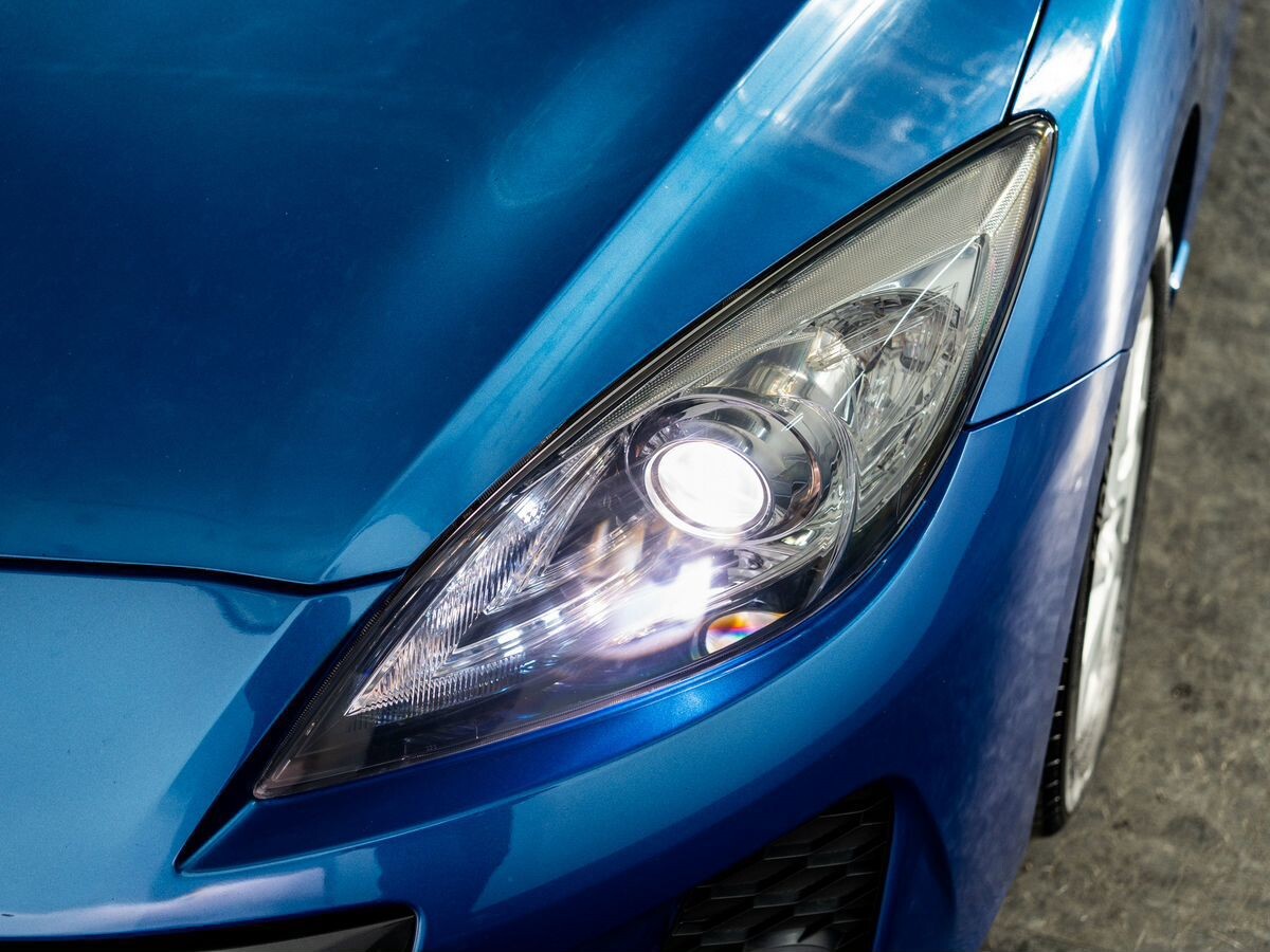 Mazda Axela 2012 - фото автомобиля