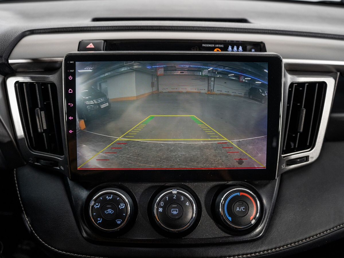 Toyota RAV4 2017 - фото автомобиля