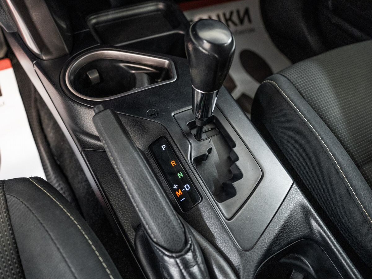 Toyota RAV4 2017 - фото автомобиля