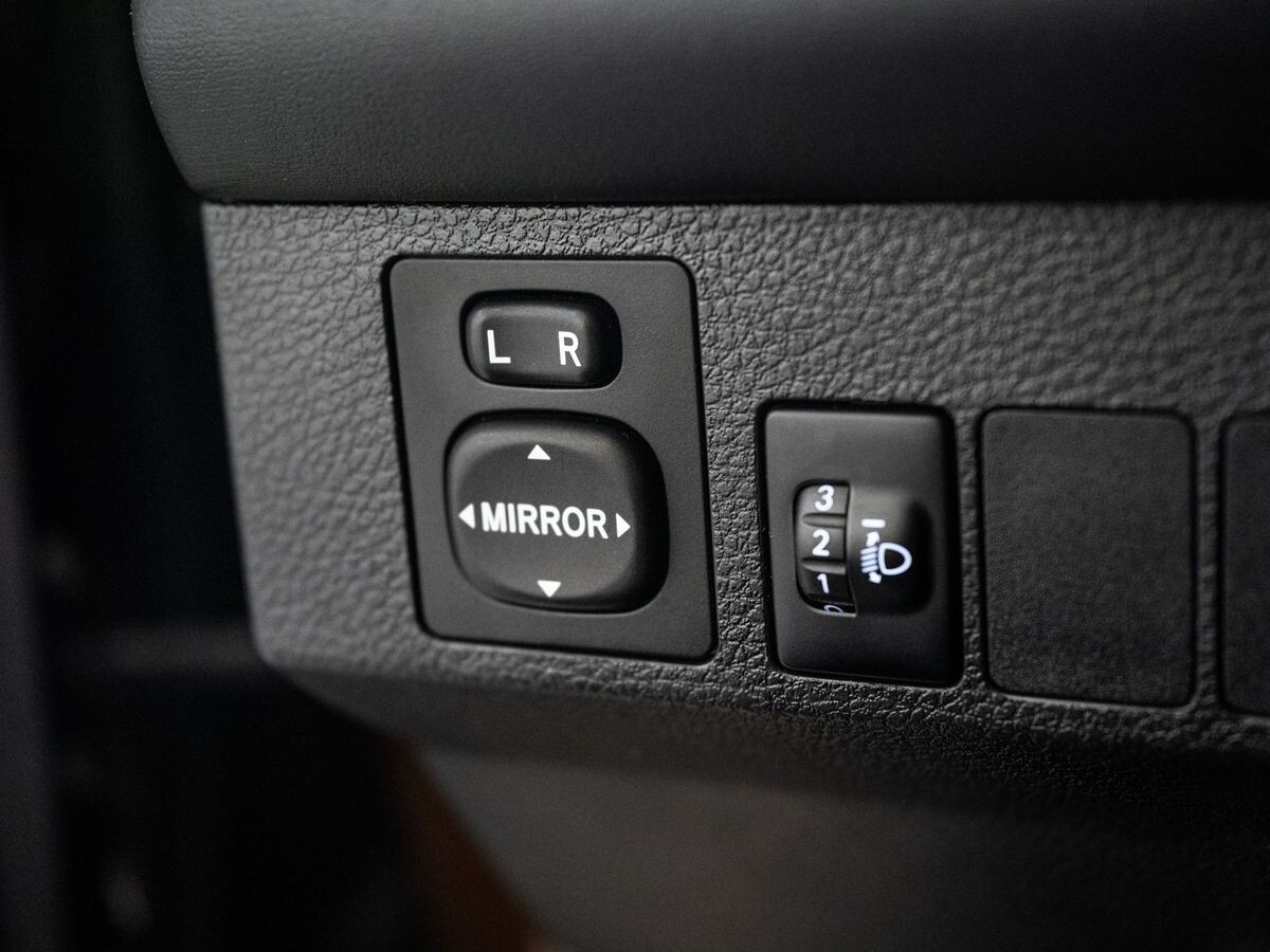 Toyota RAV4 2017 - фото автомобиля