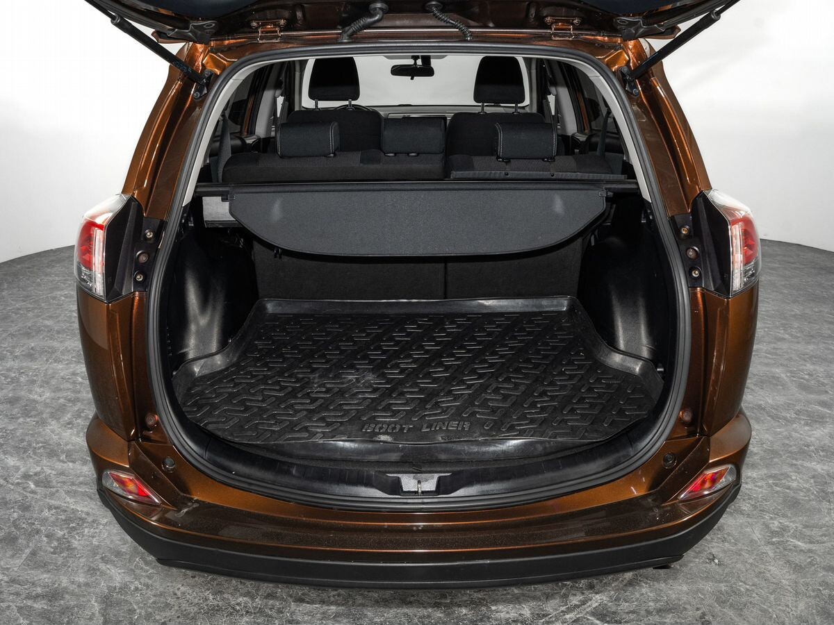 Toyota RAV4 2017 - фото автомобиля