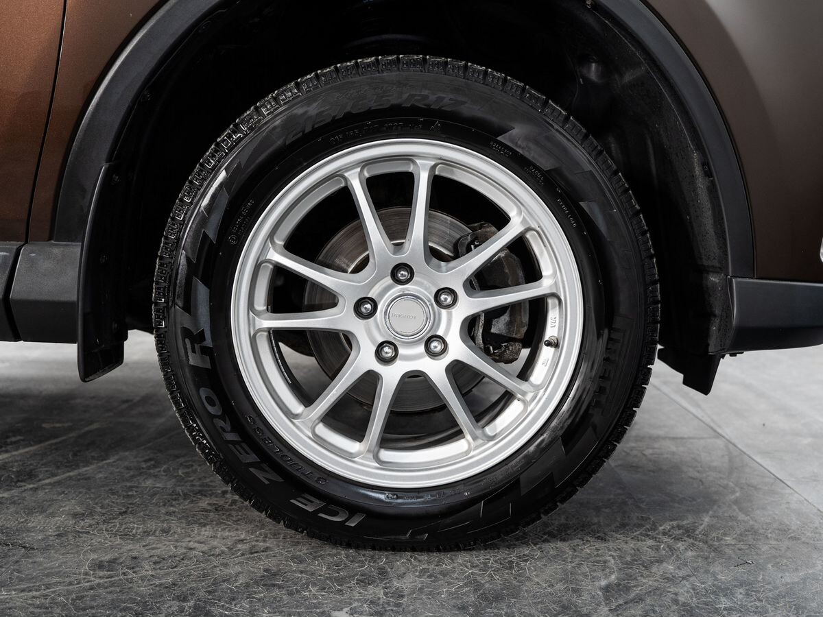 Toyota RAV4 2017 - фото автомобиля