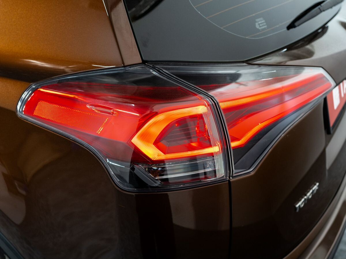 Toyota RAV4 2017 - фото автомобиля