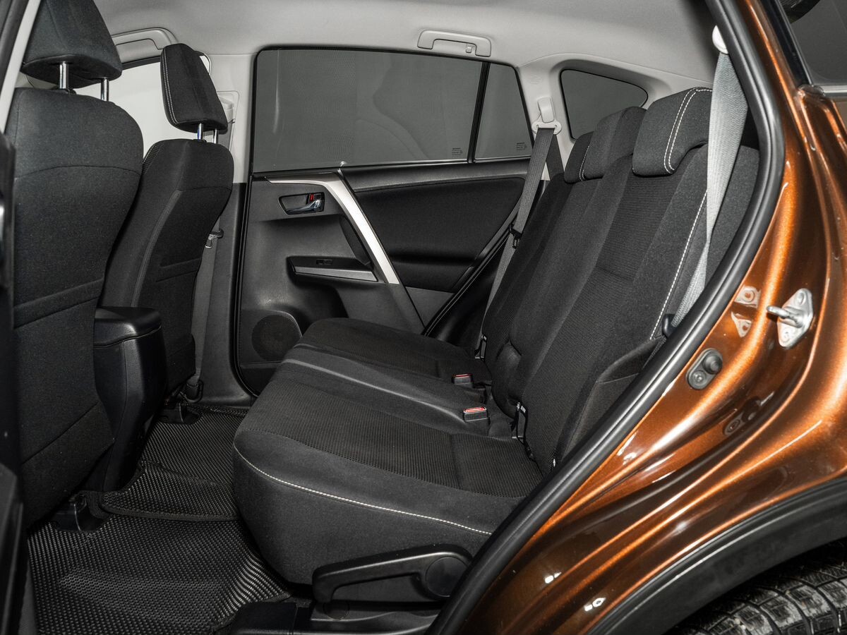 Toyota RAV4 2017 - фото автомобиля