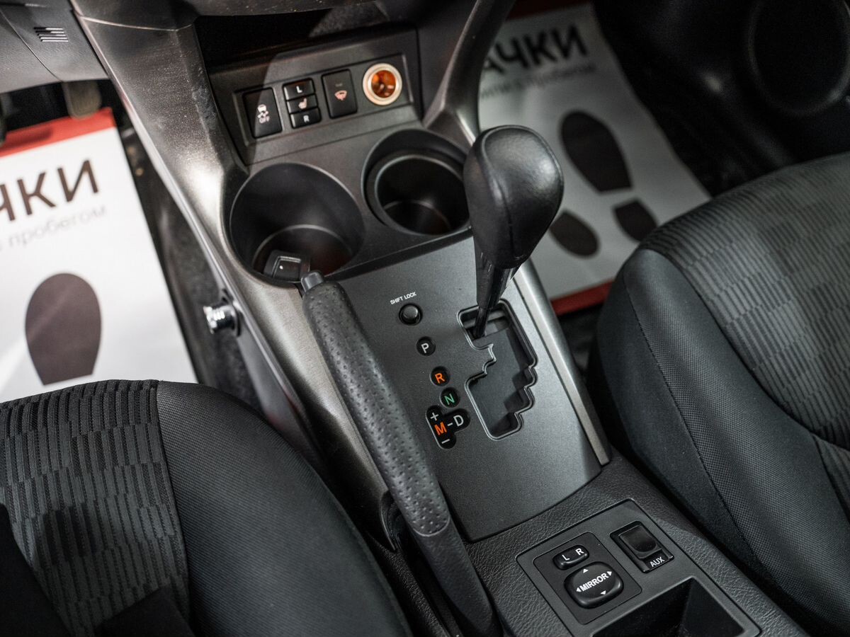 Toyota RAV4 2011 - фото автомобиля