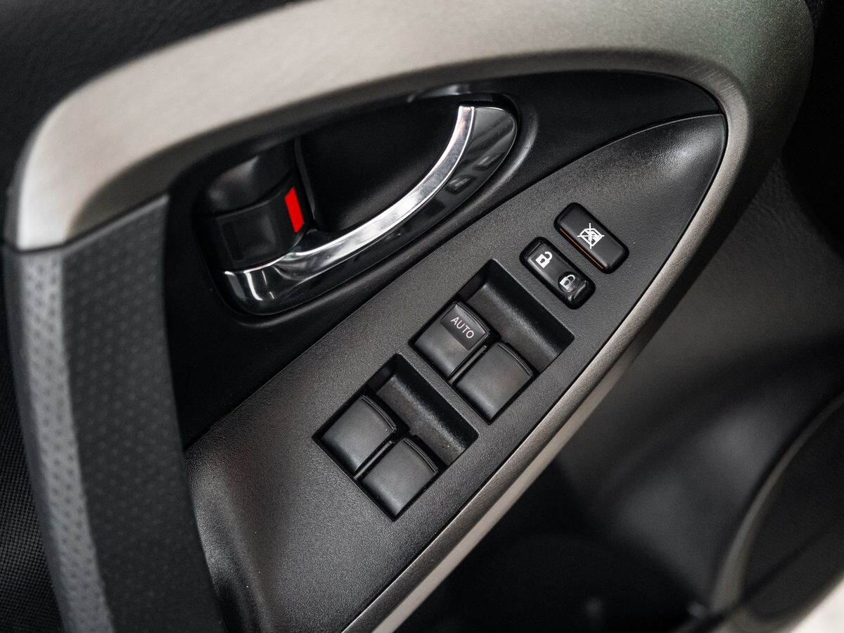 Toyota RAV4 2011 - фото автомобиля