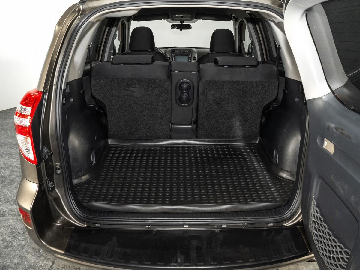 Toyota RAV4 2011 - фото автомобиля