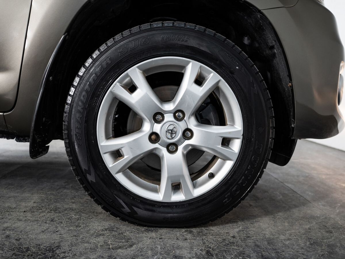 Toyota RAV4 2011 - фото автомобиля