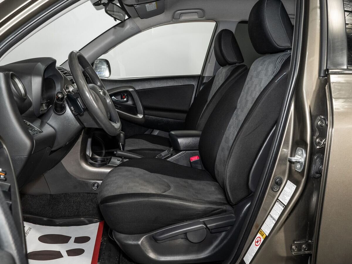 Toyota RAV4 2011 - фото автомобиля