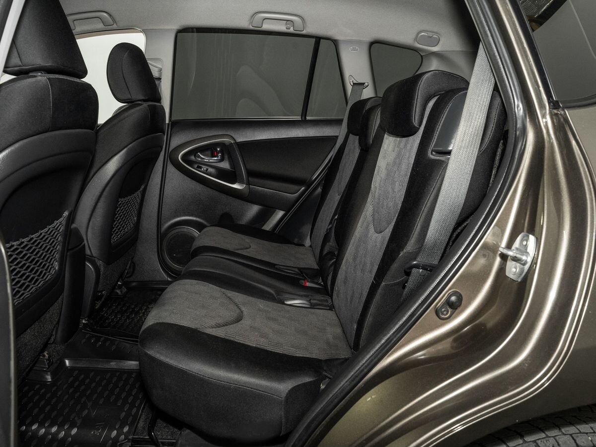 Toyota RAV4 2011 - фото автомобиля