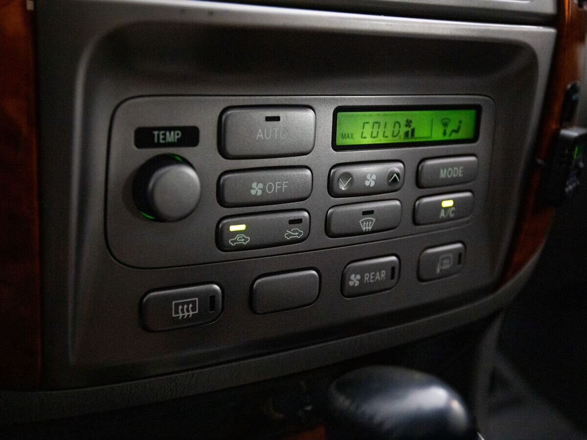 Toyota Land Cruiser 2005 - фото автомобиля