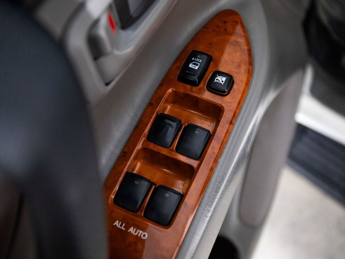 Toyota Land Cruiser 2005 - фото автомобиля