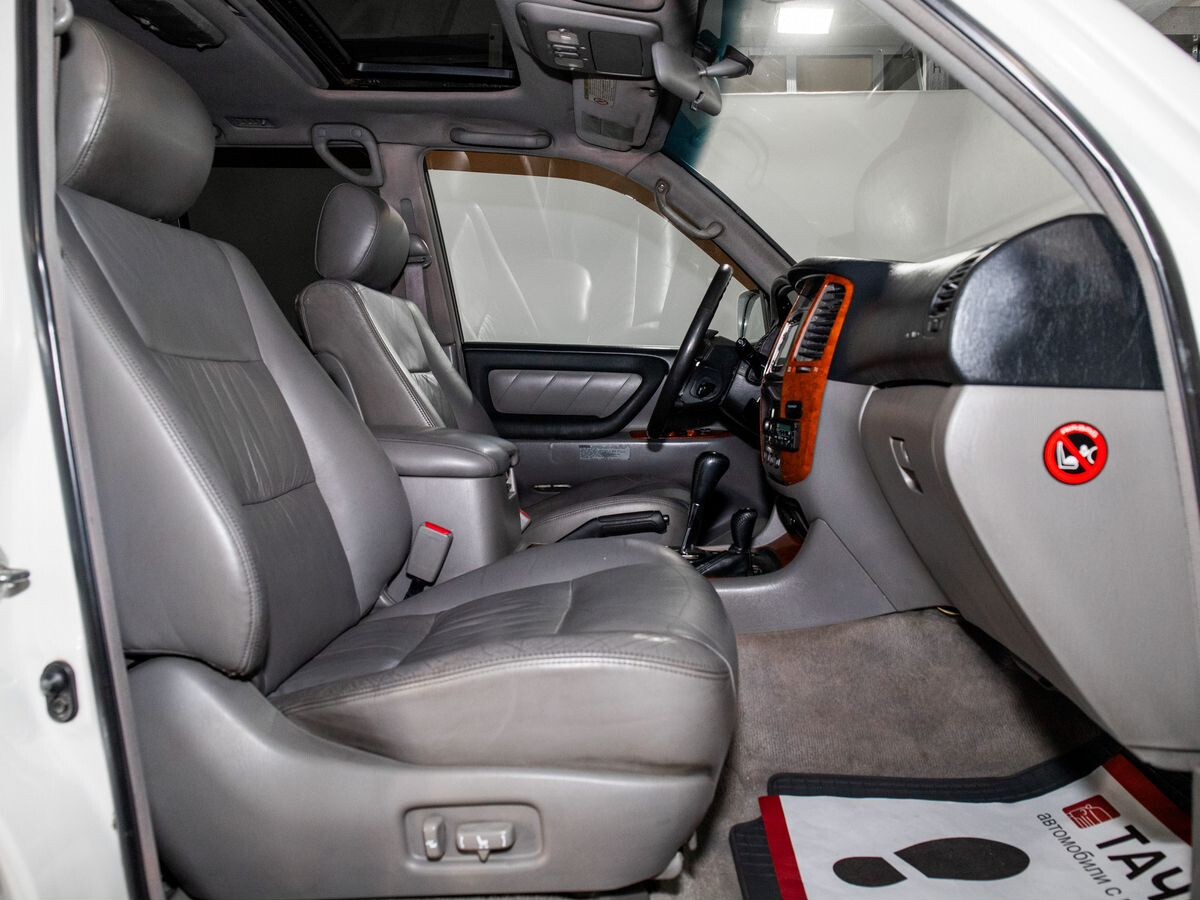 Toyota Land Cruiser 2005 - фото автомобиля