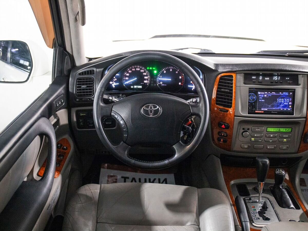 Toyota Land Cruiser 2005 - фото автомобиля
