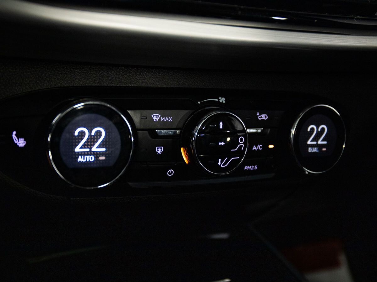 Exeed TXL 2021 - фото автомобиля