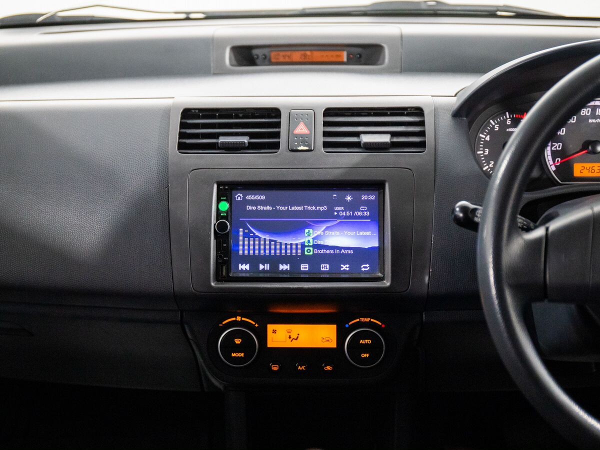 Suzuki Swift 2008 - фото автомобиля