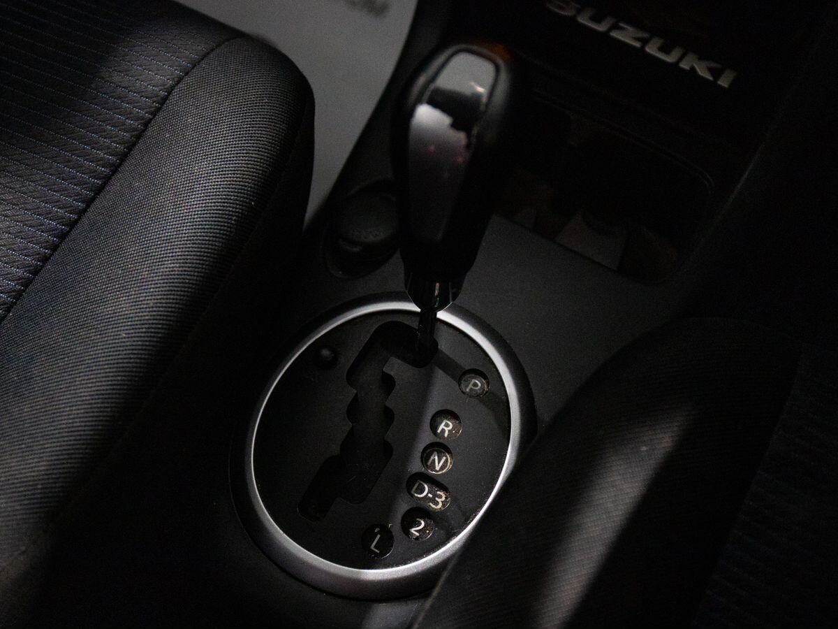 Suzuki Swift 2008 - фото автомобиля